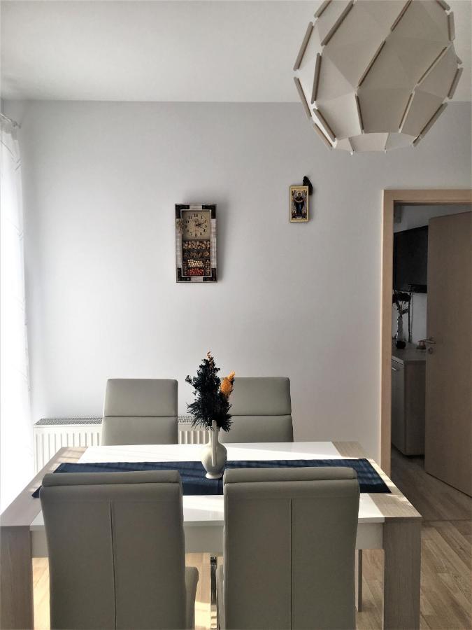 Luxury Mountain View Apartment Brasov Luaran gambar